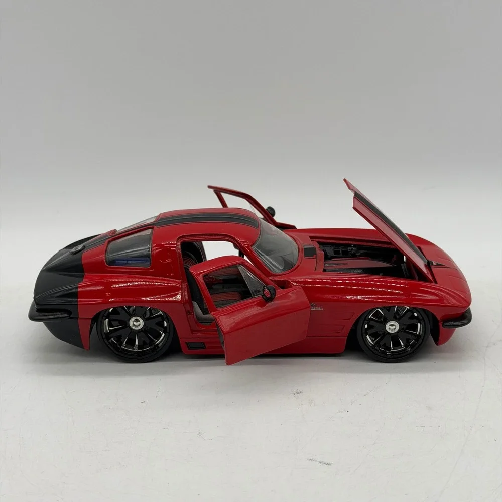 Jada Toys 90345 Bigtime Muscle 1/24 Red 1963 Chevy Corvette StingRay Diecast Car